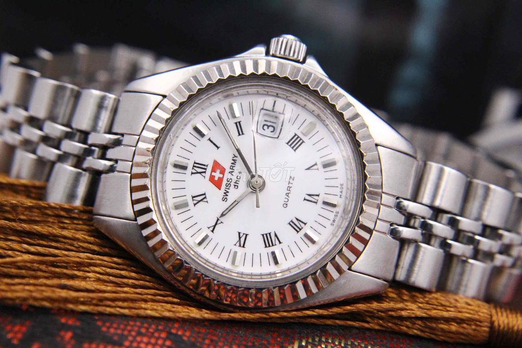 Đồng hồ nữ Swiss Army dhc+ chính hãng Thuỵ Sỹ