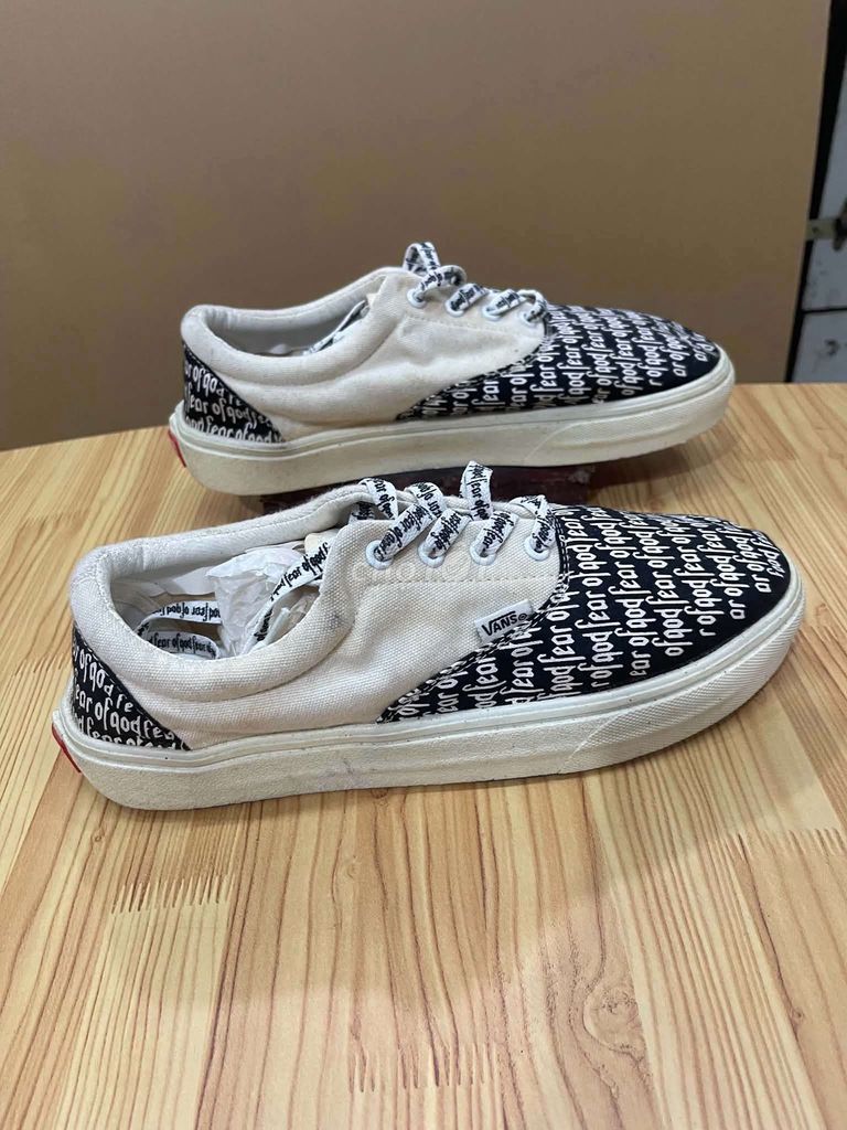 Giày Vans 43 Đen trắng Vải. Mua bán Giày dép tại Thành phố Vũng Tàu Bà Rịa - Vũng Tàu được đăng bởi quoc Toan hình 1