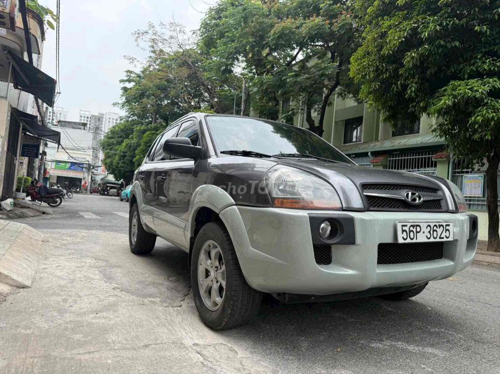 Hyundai Tucson 2009, серый, автомат, бензин