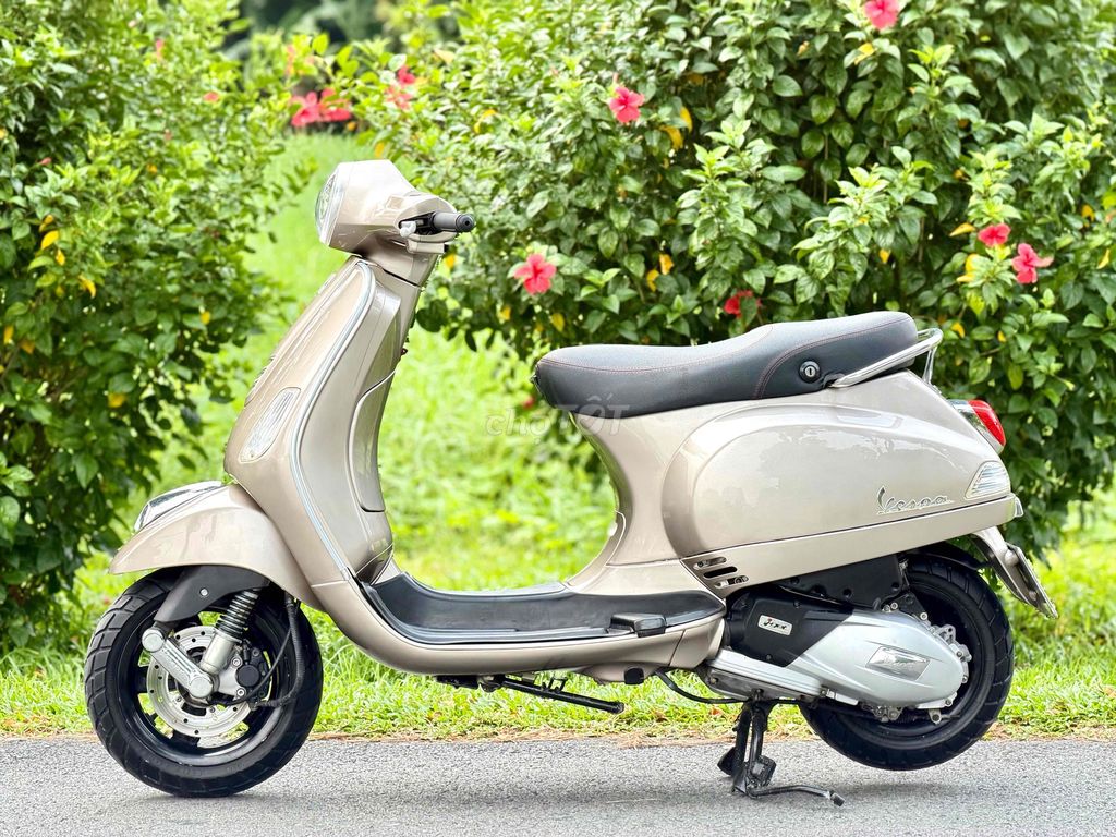 Piaggio Vespa LX 2017, золотой песок, 1700 км. Супер Кенг
