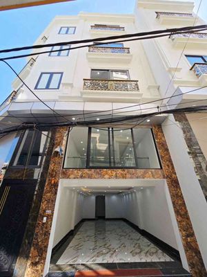 House in Tây Hồ