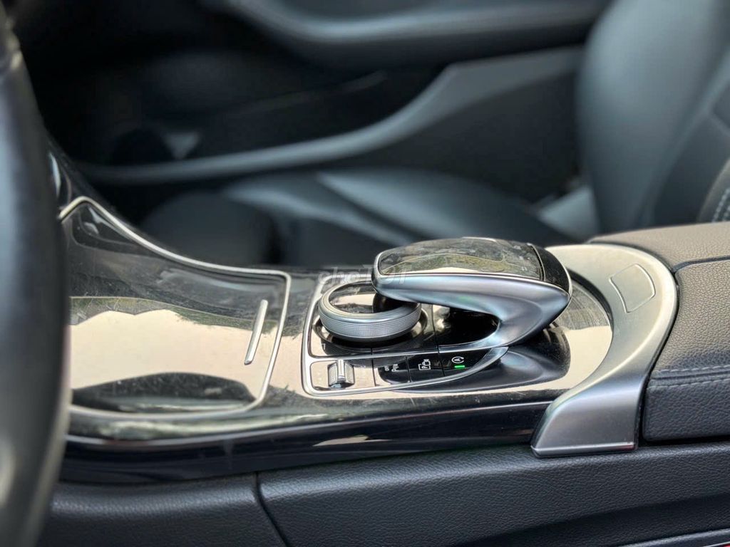 Mercedes Benz 2020 C180 - 50000 km. Mua bán Ô tô tại Quận Thanh Xuân Hà Nội được đăng bởi Nguyễn Tuấn Hoàng hình 9