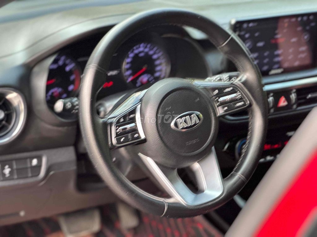 Kia Cerato 2019 Premium 2.0 Бензин 100 тыс. км Красный