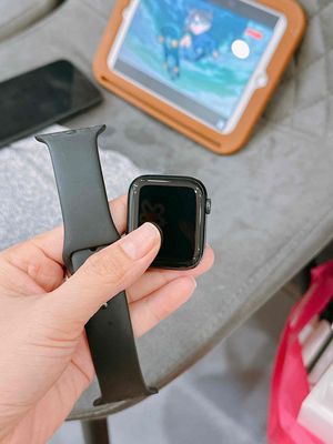 apple watch s7-45mm nike nhôm đen pin 97% pk zin. Mua bán Thiết bị đeo thông minh tại Quận 3 Tp Hồ Chí Minh được đăng bởi Kim Thanh 