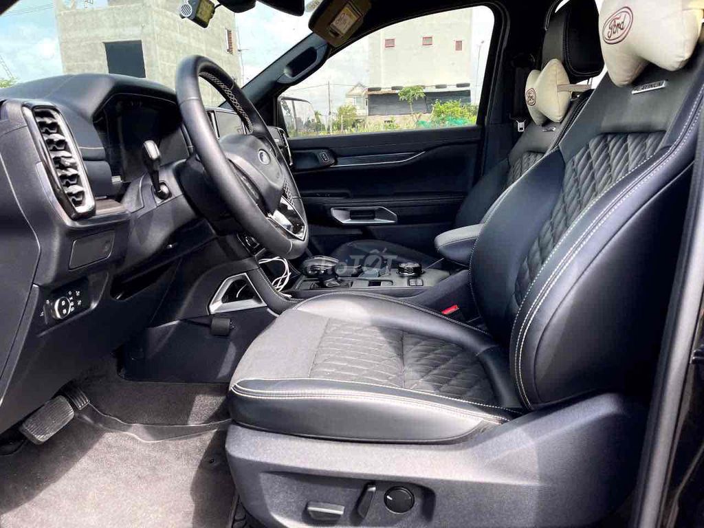 Everest Platinum 2024 Xe Tại Hãng Ford. Mua bán Ô tô tại Quận Tân Bình Tp Hồ Chí Minh được đăng bởi FORD PHỔ QUANG XE CŨ hình 5
