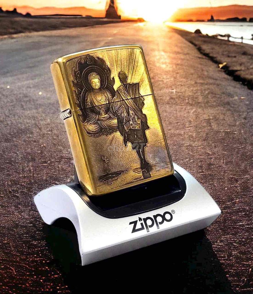 Bật lửa Zippo mạ vàng Mỹ. Mua bán Đồ sưu tầm, đồ cổ tại Thành phố Rạch Giá Kiên Giang được đăng bởi Đức Bảo Trần hình 1