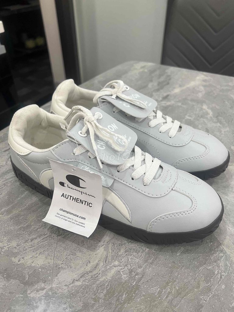 Giày Champion sz 40. Mua bán Giày dép tại Quận Dương Kinh Hải Phòng được đăng bởi Trần Thị Liên hình 1