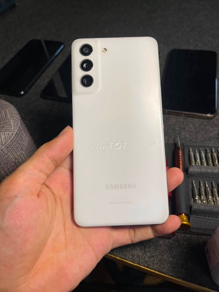 Samsung Galaxy S21 FE 5G Trắng 1 sim. Mua bán Điện thoại tại Quận 12 Tp Hồ Chí Minh được đăng bởi Hội Đồ Điện Tử hình 1