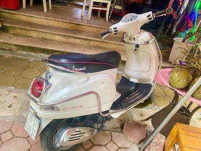 Piaggio Vespa LX 125 Trắng Đã sử dụng. Mua bán Xe máy tại Quận Hoàng Mai Hà Nội được đăng bởi Cẩm Tú