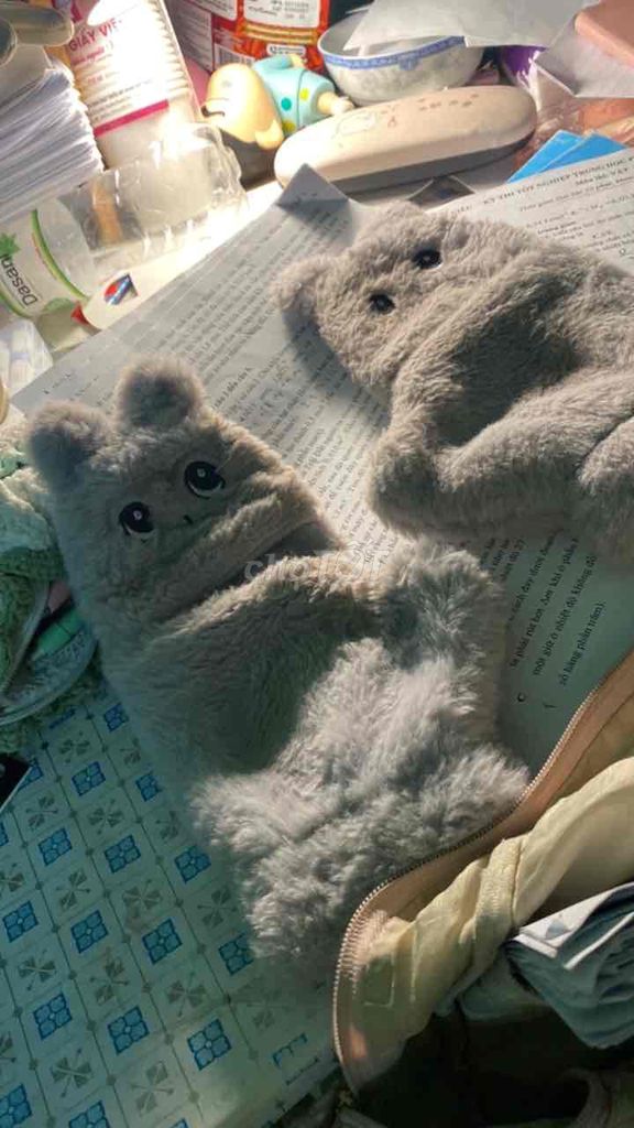 Găng tay nữ lông xám đã sử dụng. Mua bán Phụ kiện thời trang khác tại Huyện Yên Phong Bắc Ninh được đăng bởi Nguyễn Thị Thanh Xuân hình 1