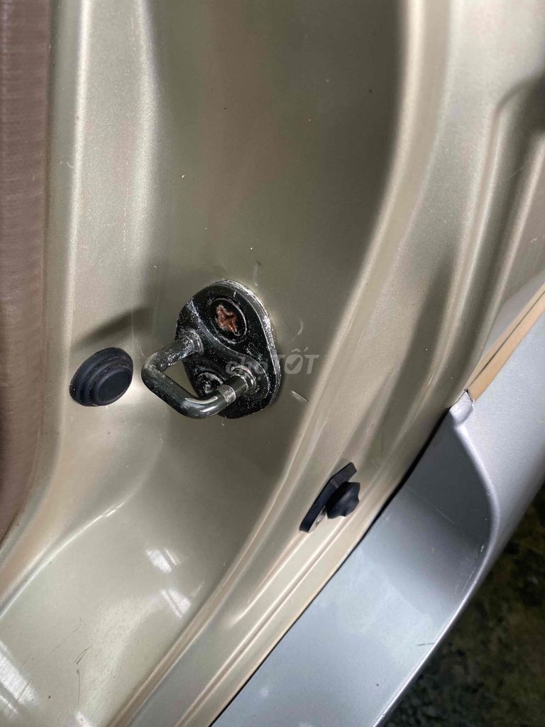 Машина для окраски золотым песком Mitsubishi Jolie 2005