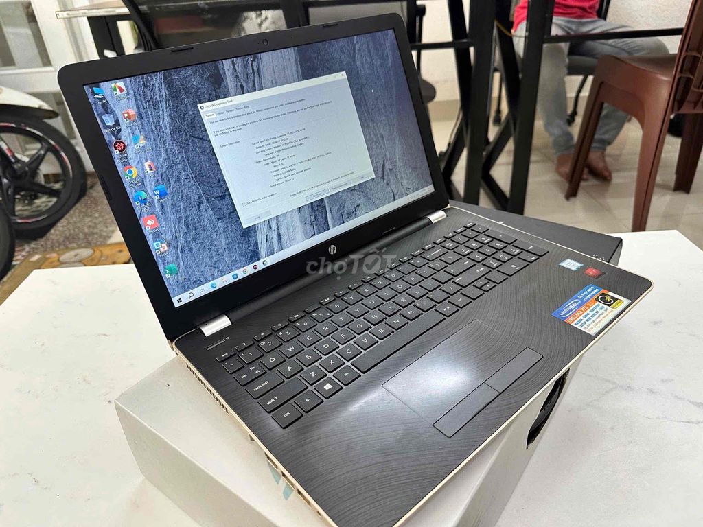 HP 15s i7-7500U vga rời AMD 2g ram 12gb game ngon