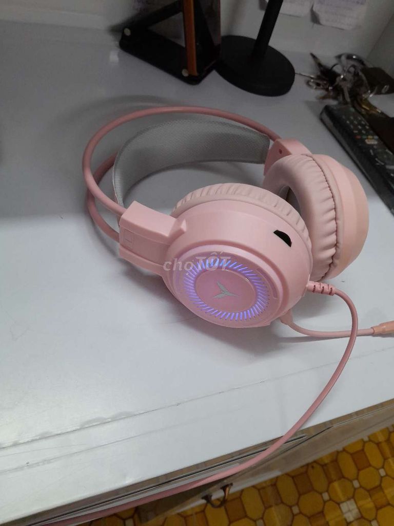 Tai nghe màu Hồng đã sử dụng. Mua bán Nội thất, đồ gia dụng khác tại Quận Ninh Kiều Cần Thơ được đăng bởi trung hình 1