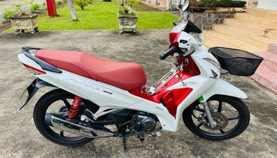 Do nhà nhiều xe nên muốn để lại ai có nhu cầu!. Mua bán Xe máy tại Thành phố Bến Tre Bến Tre được đăng bởi nguyễn thanh