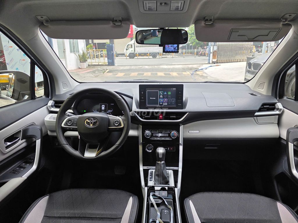 Toyota Veloz Cross 2022 CVT 12200 km. Mua bán Ô tô tại Quận Tân Bình Tp Hồ Chí Minh được đăng bởi Nguyễn Tân Xe Lướt  hình 11