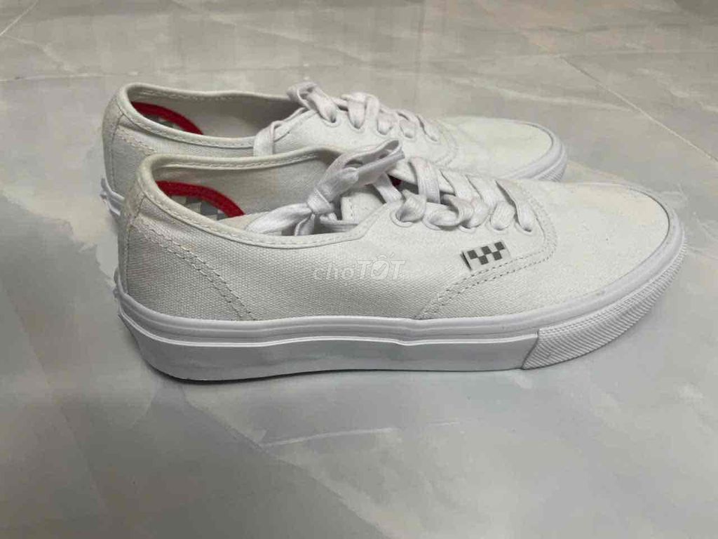 Giày thể thao Vans Unisex Trắng. Mua bán Giày dép tại Huyện Định Quán Đồng Nai được đăng bởi tuan hình 1