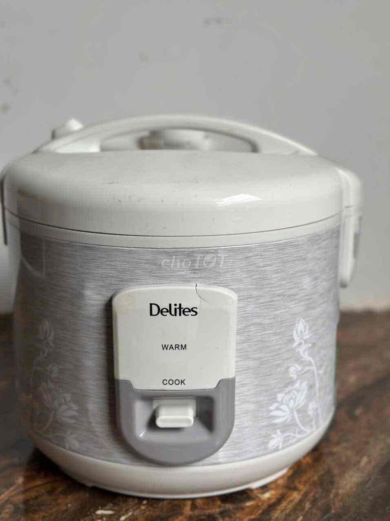 Nồi cơm điện Delites Trắng xám chống dính. Mua bán Bếp, lò, đồ điện nhà bếp tại Thành phố Buôn Ma Thuột Đắk Lắk được đăng bởi Nguyễn Duy hình 1