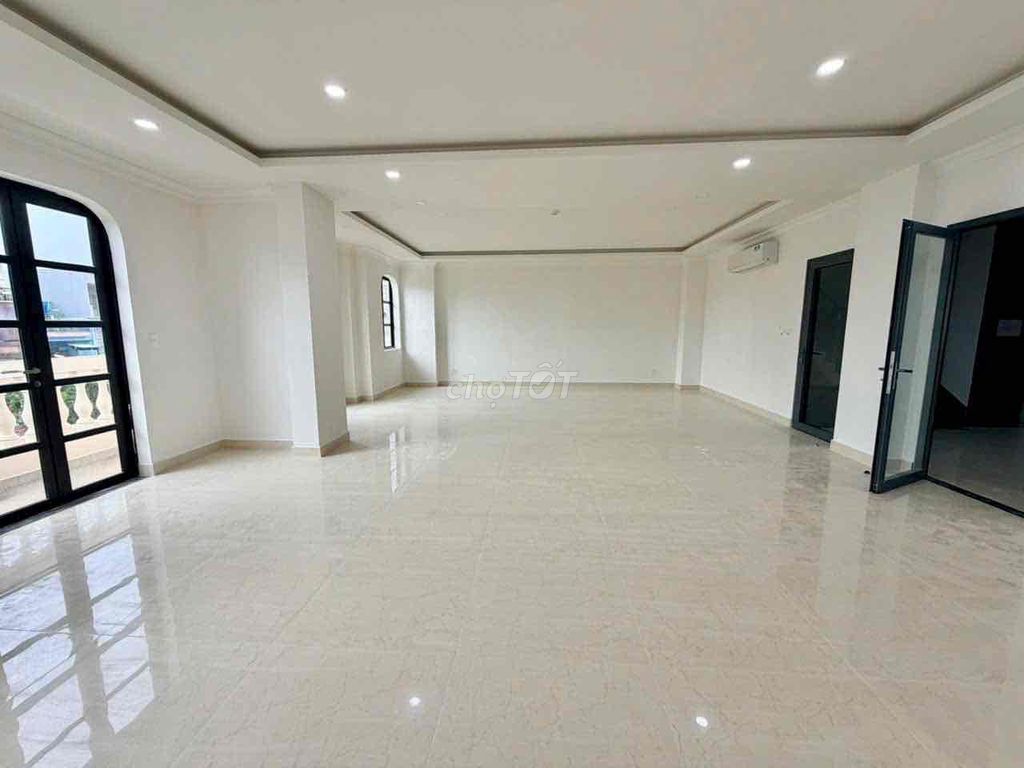 140 Triệu/tháng ! 10x20m- 5 lầu có thang máy Mặt tiền NGUYỄN VĂN LUỌNG - ảnh 3