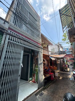 Bán nhà 74/2 Đặng Minh Trứ, 4,2 tỷ đẹp nhiều tiện ích. Mua bán nhà ở tại Quận Tân Bình Tp Hồ Chí Minh được đăng bởi Nguyễn