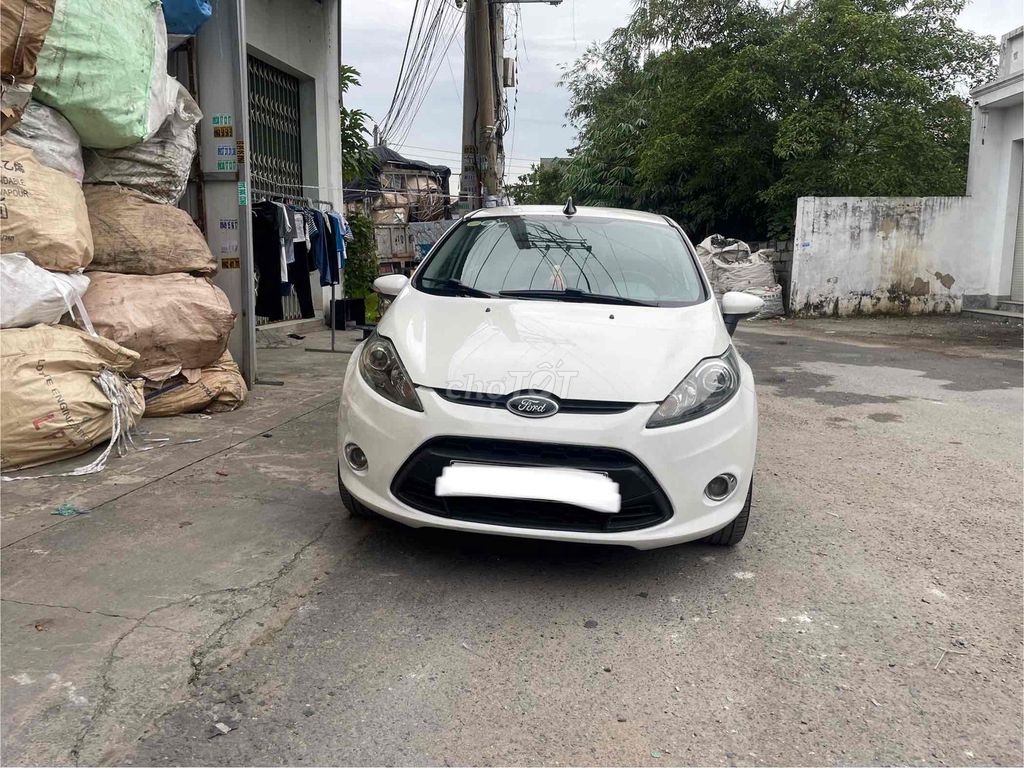 Ford Fiesta 2011 Tự động Trắng. Mua bán Ô tô tại Thành phố Thuận An Bình Dương được đăng bởi Vương hình 2