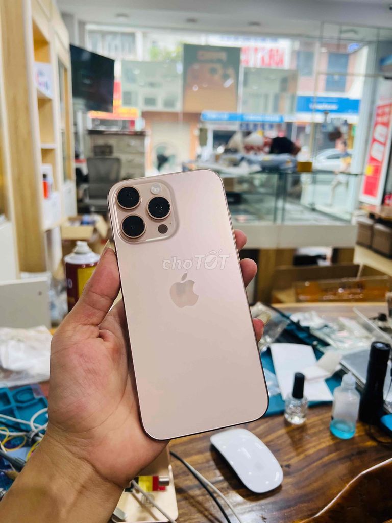 Apple iPhone 16 Pro Max 256GB Vàng LL/A. Mua bán Điện thoại tại Quận Tân Bình Tp Hồ Chí Minh được đăng bởi trường hình 1