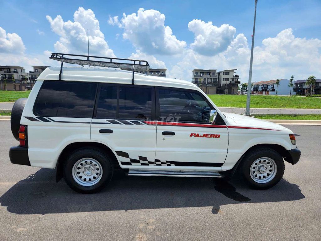 Mitsubishi Pajero 9 chỗ - nhập Nhật -1995