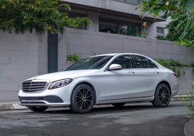 Mercedes Benz 2021 - 34000 km. Mua bán Ô tô tại Quận 7 Tp Hồ Chí Minh được đăng bởi Khánh Vi