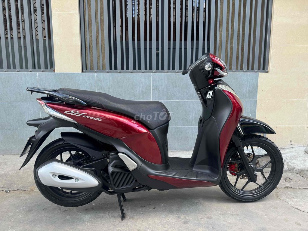 ShMode đời 2015 chìa khoá máy zin êm đúng chủ 31tr. Mua bán Xe máy tại Quận Ninh Kiều Cần Thơ được đăng bởi CHXM Thanh Hồng hẻm 233 hình 1