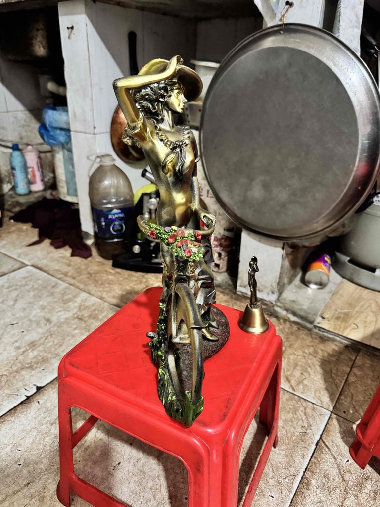 Tượng trưng bày Đồng Vàng đồng Nữ. Mua bán Đồ sưu tầm, đồ cổ tại Quận Tân Phú Tp Hồ Chí Minh được đăng bởi nguyễn THAO hình 1