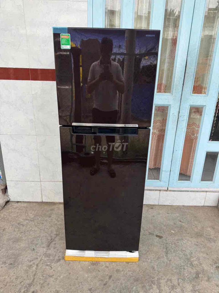 Tủ lạnh Samsung Inverter 236 lít Đen Mới. Mua bán Tủ lạnh tại Quận Bình Thuỷ Cần Thơ được đăng bởi Quỳnh  hình 1