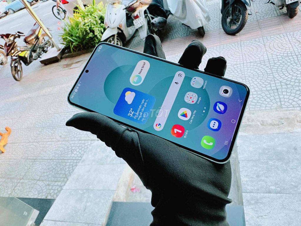 Samsung S25 Plus 256G Xanh lá bản Hàn 2sim likenew. Mua bán Điện thoại tại Quận Hải Châu Đà Nẵng được đăng bởi Hoàng Anh Tuấn hình 1