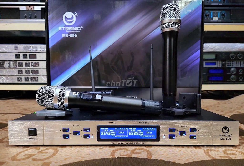 Micro không dây ETRONIC MX-690. Mua bán Tivi, Âm thanh tại Thành phố Thủ Dầu Một Bình Dương được đăng bởi Trần Hoàng Kha hình 1