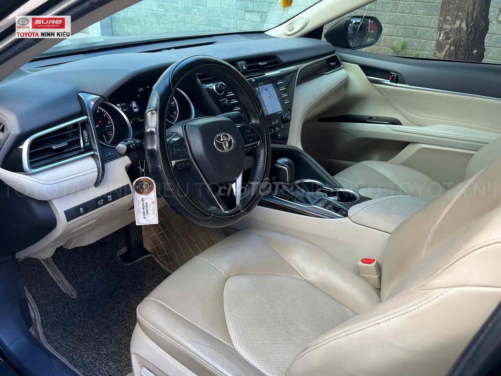 Toyota Camry 2019 2.5Q - 50000km 360tr trả trước. Mua bán Ô tô tại Quận Ninh Kiều Cần Thơ được đăng bởi Thái Thanh hình 3