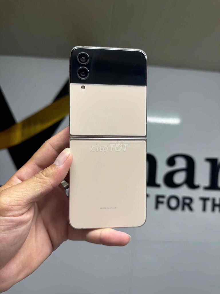 Samsung Zflip 4 zin đẹp có giao lưu. Mua bán Điện thoại tại Quận Hải Châu Đà Nẵng được đăng bởi Vsmart Thu Mua Điện Thoại Laptop  hình 1