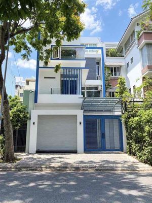 Аренда · 4 комн. · 140 м² · Quận 7, ул. Đường số 40