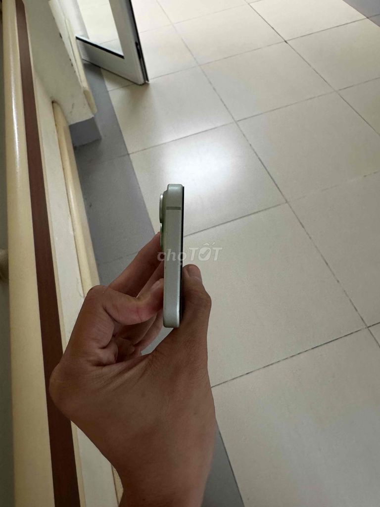 Apple iPhone 15 128GB Trắng Đã sử dụng. Mua bán Điện thoại tại Quận Hà Đông Hà Nội được đăng bởi Phan Duy Anh hình 1