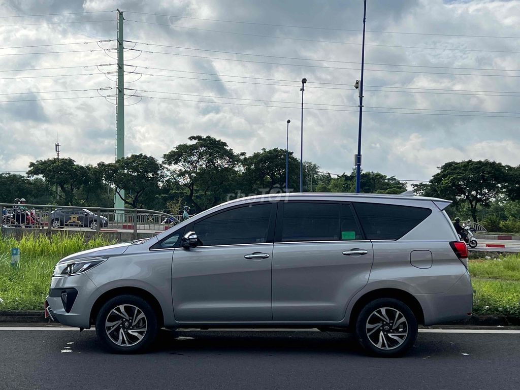 Bán Innova tự động 2022 - Xe gia đình xe đẹp đi kỹ. Mua bán Ô tô tại Thành phố Thủ Đức Tp Hồ Chí Minh được đăng bởi Tấn Quang Toyota Đông Sài Gòn hình 3