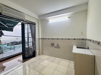 Room 20 m² · Đường Đoàn Văn Bơ