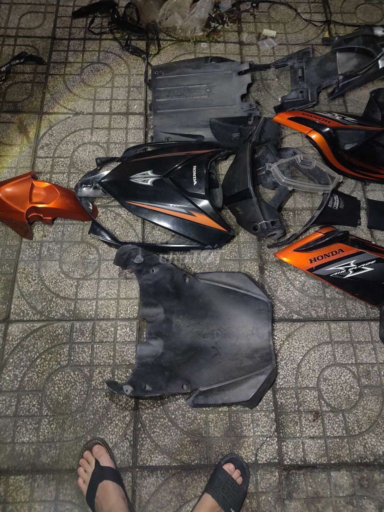 Combo full dàn áo AB thái 2010 còn mới 70% 1tr3. Mua bán Phụ tùng xe tại Thành phố Thuận An Bình Dương được đăng bởi Nhãn Tuyềnn hình 3