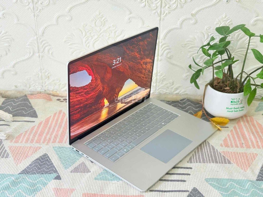 surface laptop 7 15" ultra7/16/512 new 96-98% zin. Mua bán Laptop tại Quận 3 Tp Hồ Chí Minh được đăng bởi Laptop macbook sumi hình 1