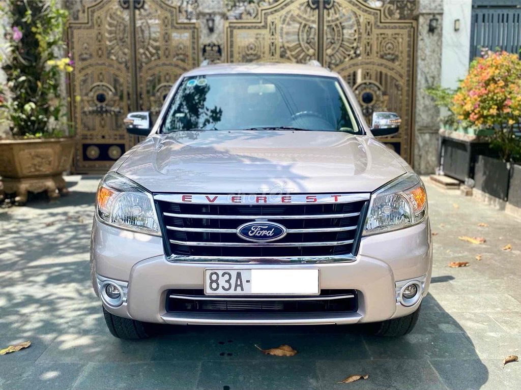 Ford Everest 2009 - số sàn , xe zin , vỏ mới thay