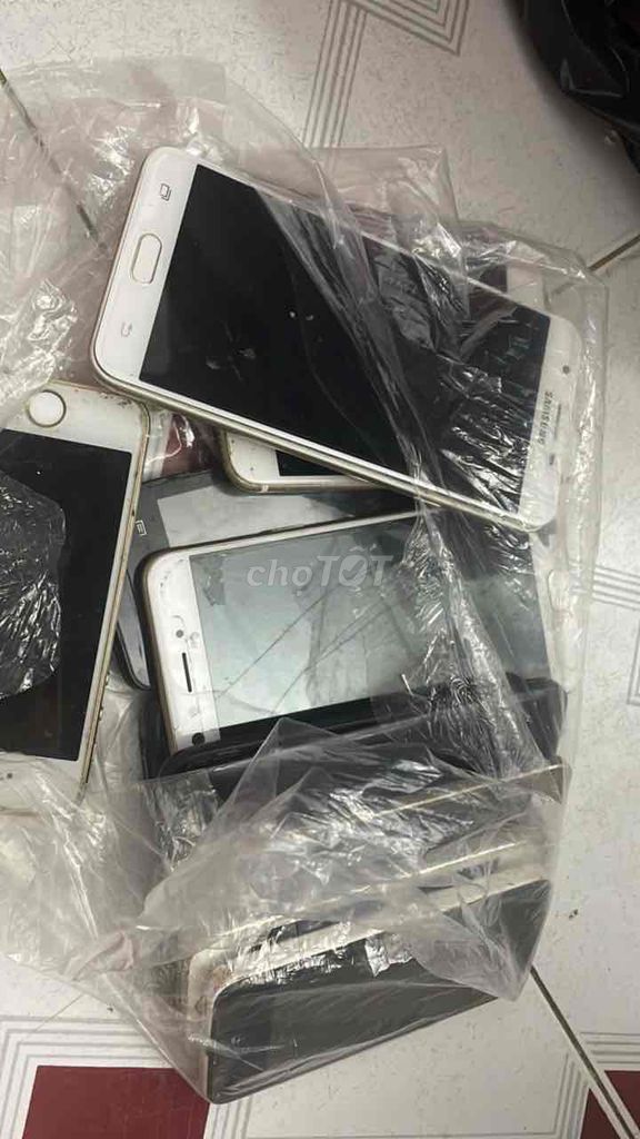 Xác 10 cái điện thoại. Mua bán Điện thoại tại Quận 1 Tp Hồ Chí Minh được đăng bởi Hoang Tung hình 1