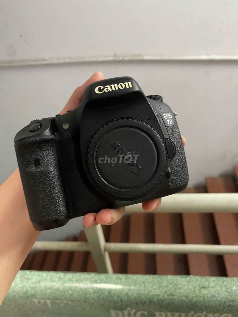 Dọn tủ thanh lý em bán body Canon 7d. Mua bán Máy ảnh, Máy quay tại Quận Tân Bình Tp Hồ Chí Minh được đăng bởi Nguyên hình 1