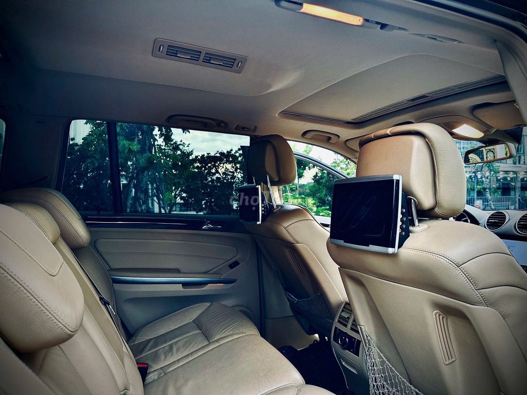Mercedes-Benz GL550 4MATIC 2011 черный, США
