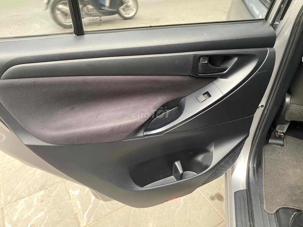 Toyota Innova 2017 2.0E - 98000 km. Mua bán Ô tô tại Quận Thanh Xuân Hà Nội được đăng bởi Bảo Hùng hình 11