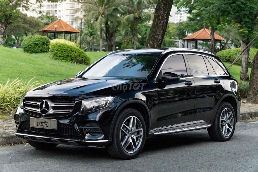 LONG ANH AUTO về Mercedes GLC300 4Matic model 2018. Mua bán Ô tô tại Quận 7 Tp Hồ Chí Minh được đăng bởi LongAnh AuTo  hình 2