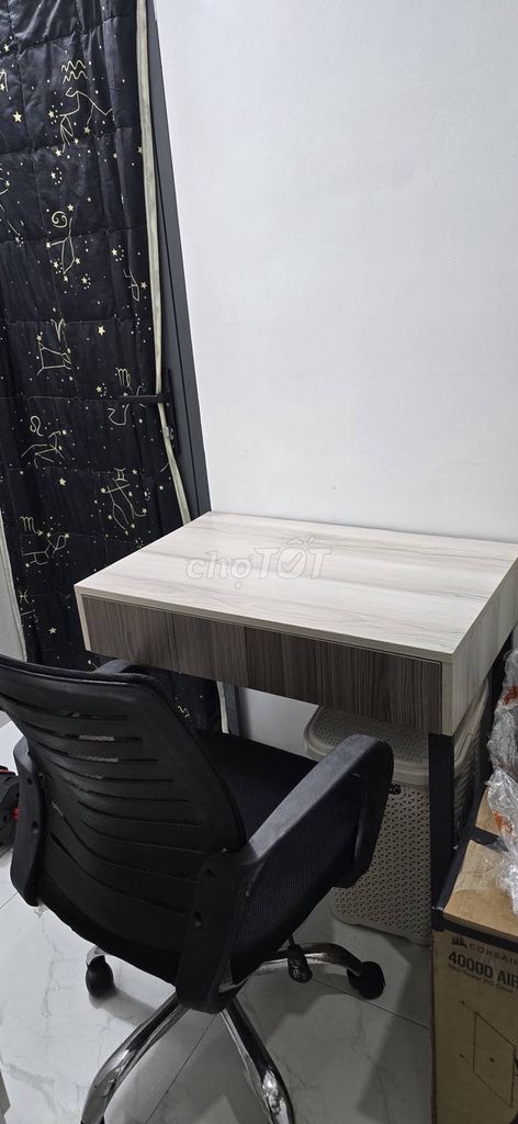 Bàn làm việc, trang điểm , ghế văn phòng. Mua bán Bàn ghế tại Quận 1 Tp Hồ Chí Minh được đăng bởi Phạm Văn Hùng hình 1