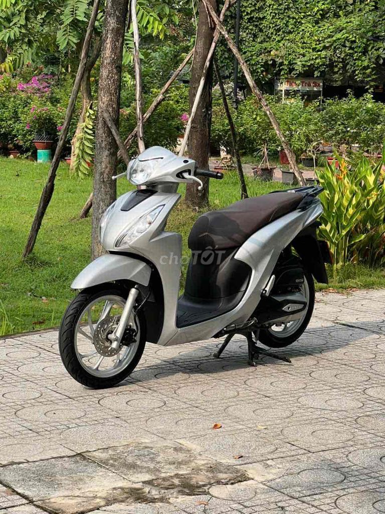 Серебряный плакат Honda Vision 2022