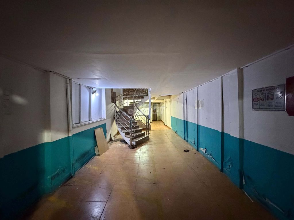 Дом в переулке для грузовиков на улице Нам Ки Хой Нгиа, 3-й округ, 59 м²