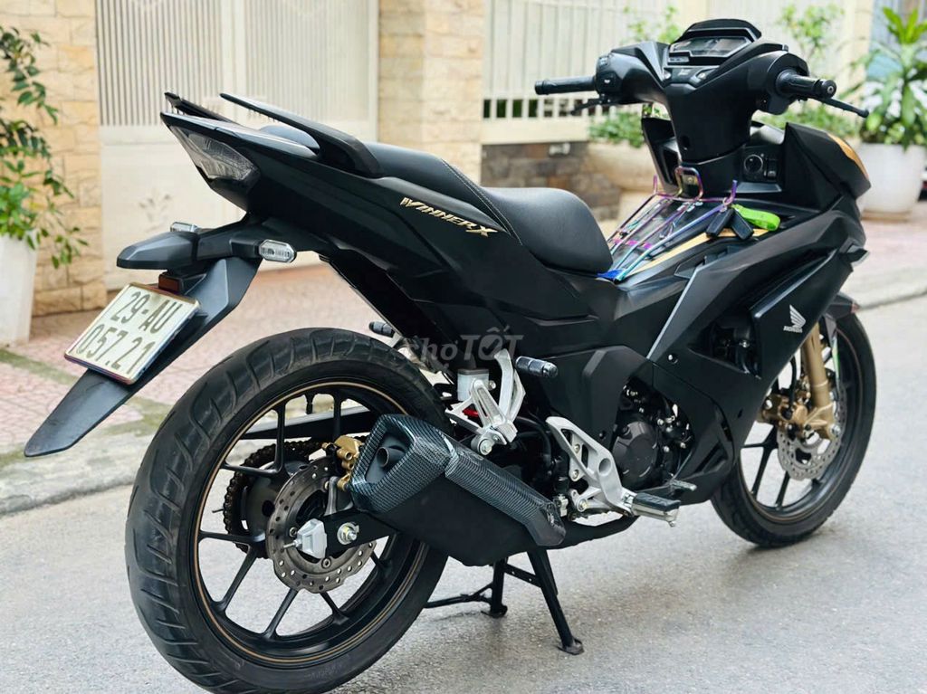 Xe máy Honda Winner V4 màu đen côn tay. Mua bán Xe máy tại Quận Nam Từ Liêm Hà Nội được đăng bởi MAI HÒA hình 4